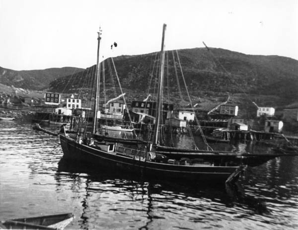 005: Bernard Mulrooney's schooner, the "Patrick and Ellen". [courtesy of Jerome Lambe]